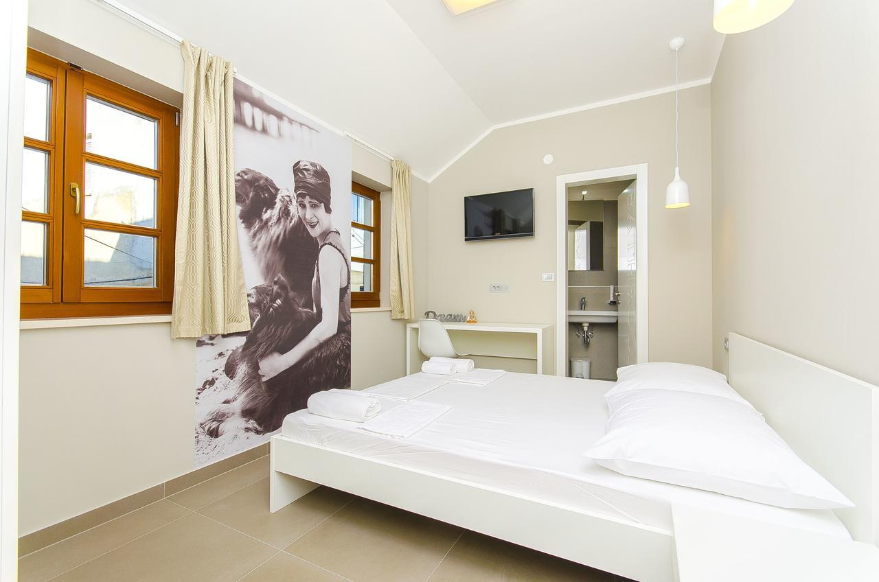 Double Room Private Bathroom